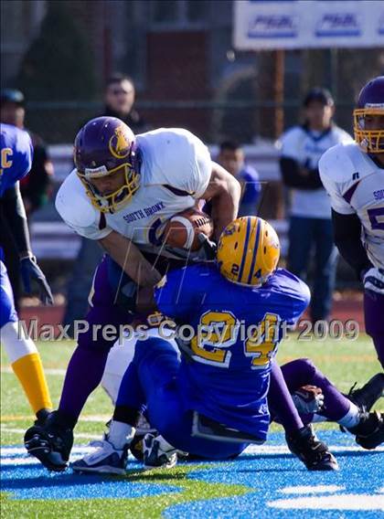 Thumbnail 3 in Automotive vs. South Bronx (PSAL Cup Division Final) photogallery.
