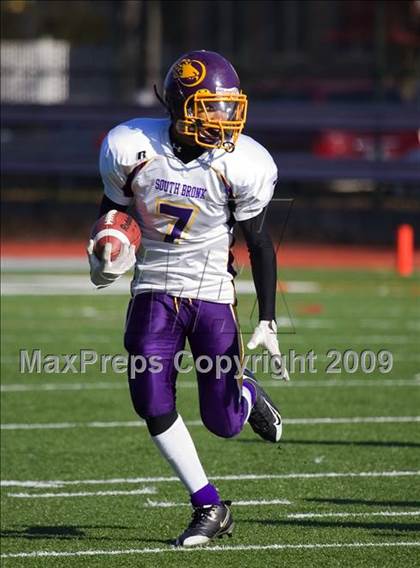 Thumbnail 2 in Automotive vs. South Bronx (PSAL Cup Division Final) photogallery.
