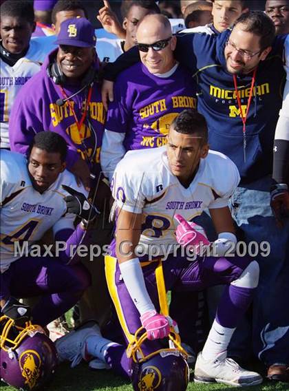 Thumbnail 2 in Automotive vs. South Bronx (PSAL Cup Division Final) photogallery.