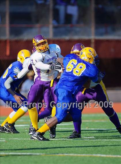 Thumbnail 2 in Automotive vs. South Bronx (PSAL Cup Division Final) photogallery.