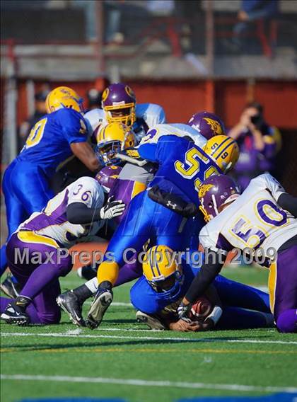 Thumbnail 1 in Automotive vs. South Bronx (PSAL Cup Division Final) photogallery.