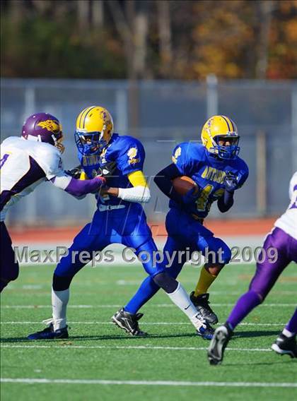Thumbnail 1 in Automotive vs. South Bronx (PSAL Cup Division Final) photogallery.