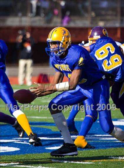 Thumbnail 1 in Automotive vs. South Bronx (PSAL Cup Division Final) photogallery.