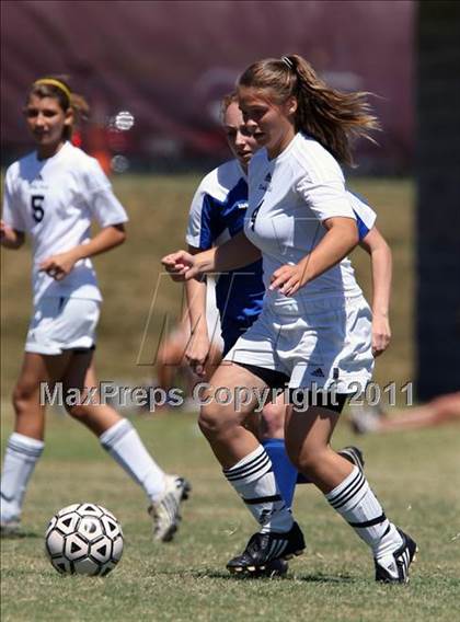 Thumbnail 2 in Greeneville vs Karns (Bearden Invitational) photogallery.