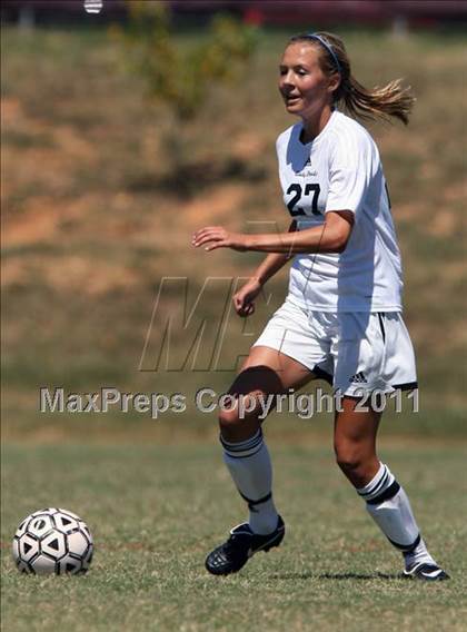 Thumbnail 2 in Greeneville vs Karns (Bearden Invitational) photogallery.