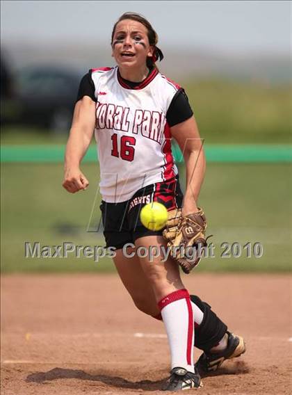 Thumbnail 2 in Floral Park v. Pearl River (NYSPHSAA Class A Semifinal) photogallery.