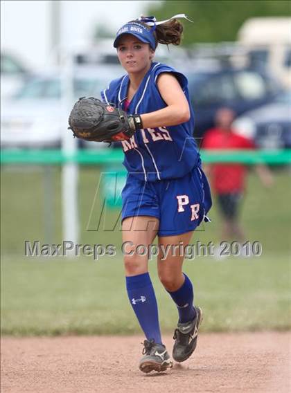 Thumbnail 2 in Floral Park v. Pearl River (NYSPHSAA Class A Semifinal) photogallery.