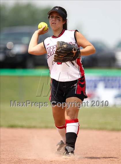 Thumbnail 2 in Floral Park v. Pearl River (NYSPHSAA Class A Semifinal) photogallery.