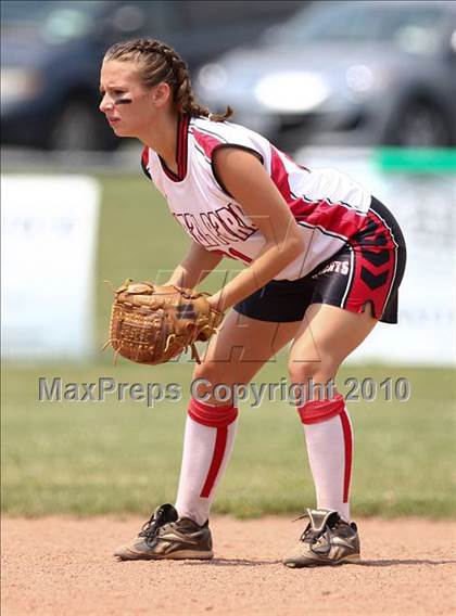 Thumbnail 3 in Floral Park v. Pearl River (NYSPHSAA Class A Semifinal) photogallery.