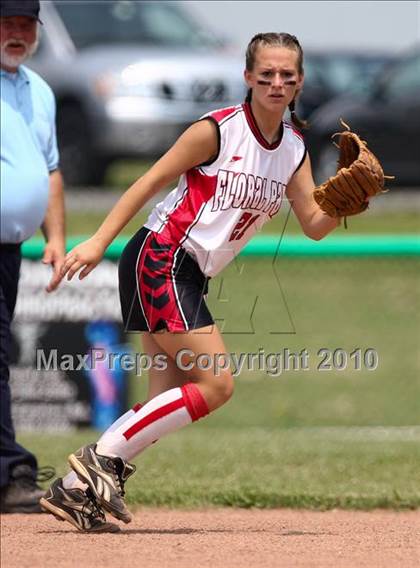 Thumbnail 2 in Floral Park v. Pearl River (NYSPHSAA Class A Semifinal) photogallery.