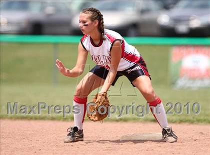 Thumbnail 2 in Floral Park v. Pearl River (NYSPHSAA Class A Semifinal) photogallery.