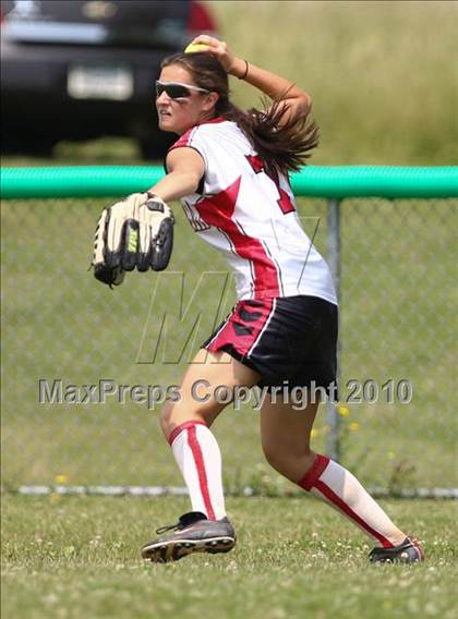 Thumbnail 2 in Floral Park v. Pearl River (NYSPHSAA Class A Semifinal) photogallery.
