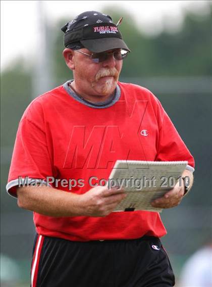 Thumbnail 2 in Floral Park v. Pearl River (NYSPHSAA Class A Semifinal) photogallery.