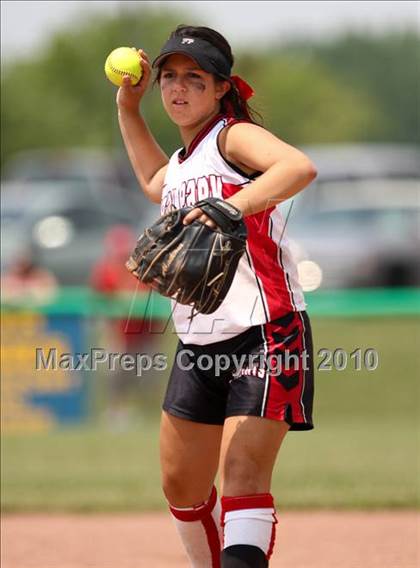 Thumbnail 1 in Floral Park v. Pearl River (NYSPHSAA Class A Semifinal) photogallery.