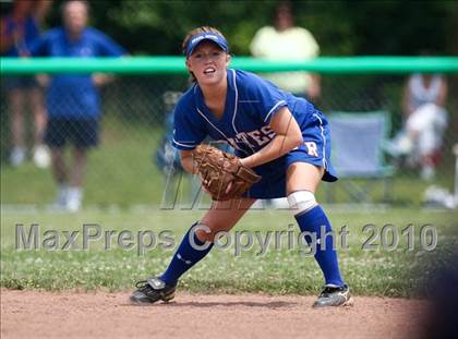Thumbnail 2 in Floral Park v. Pearl River (NYSPHSAA Class A Semifinal) photogallery.