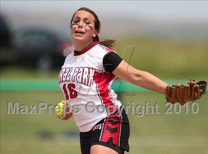 Thumbnail 1 in Floral Park v. Pearl River (NYSPHSAA Class A Semifinal) photogallery.
