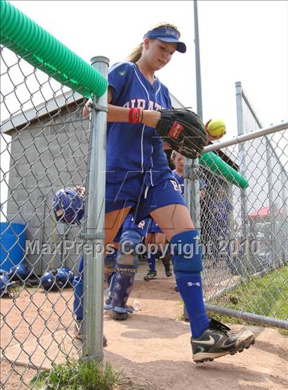 Thumbnail 1 in Floral Park v. Pearl River (NYSPHSAA Class A Semifinal) photogallery.