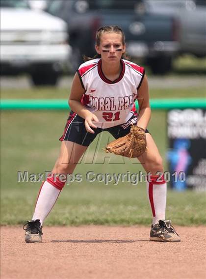 Thumbnail 2 in Floral Park v. Pearl River (NYSPHSAA Class A Semifinal) photogallery.