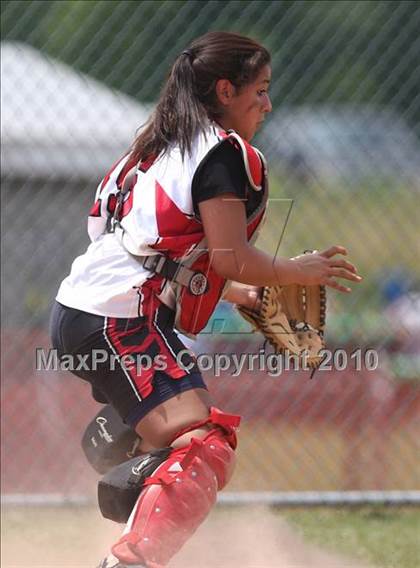 Thumbnail 3 in Floral Park v. Pearl River (NYSPHSAA Class A Semifinal) photogallery.