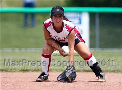 Thumbnail 2 in Floral Park v. Pearl River (NYSPHSAA Class A Semifinal) photogallery.