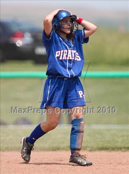 Thumbnail 2 in Floral Park v. Pearl River (NYSPHSAA Class A Semifinal) photogallery.