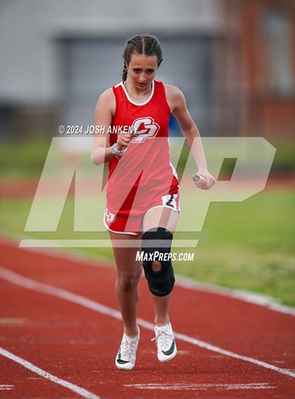 Thumbnail 1 in Red and Gold Relays photogallery.