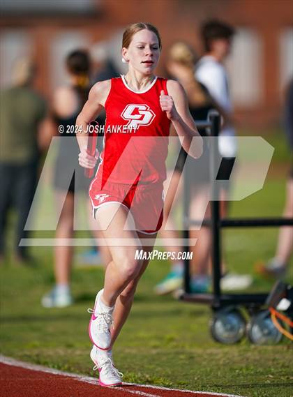 Thumbnail 3 in Red and Gold Relays photogallery.