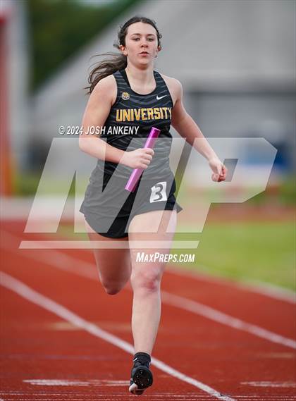 Thumbnail 2 in Red and Gold Relays photogallery.