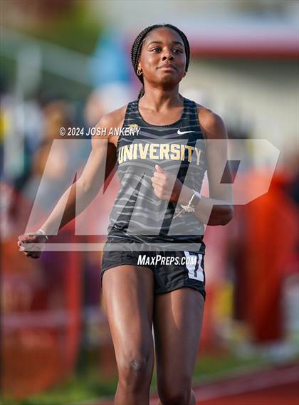 Thumbnail 3 in Red and Gold Relays photogallery.