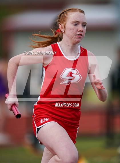 Thumbnail 1 in Red and Gold Relays photogallery.