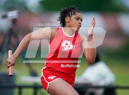 Thumbnail 3 in Red and Gold Relays photogallery.