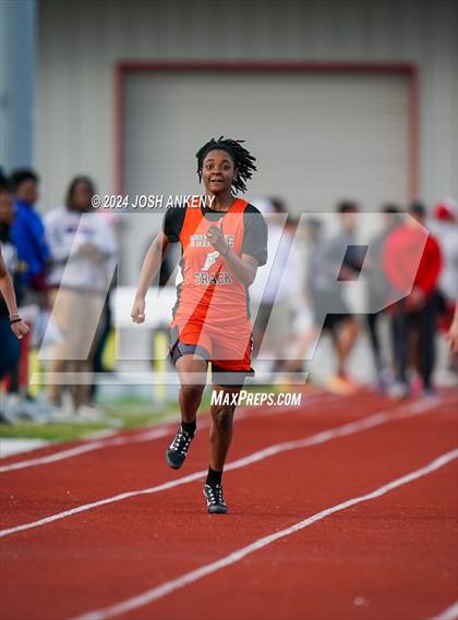 Thumbnail 3 in Red and Gold Relays photogallery.