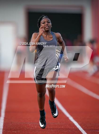 Thumbnail 2 in Red and Gold Relays photogallery.