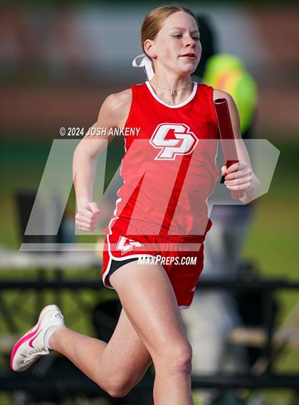 Thumbnail 1 in Red and Gold Relays photogallery.