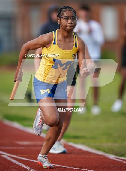 Thumbnail 1 in Red and Gold Relays photogallery.