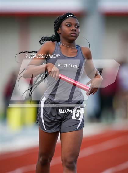 Thumbnail 3 in Red and Gold Relays photogallery.