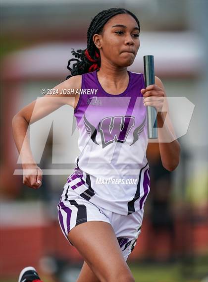 Thumbnail 1 in Red and Gold Relays photogallery.