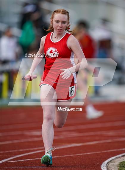 Thumbnail 2 in Red and Gold Relays photogallery.