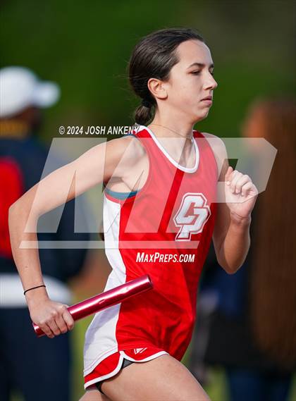 Thumbnail 3 in Red and Gold Relays photogallery.