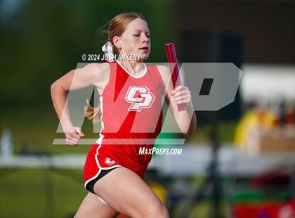 Thumbnail 2 in Red and Gold Relays photogallery.