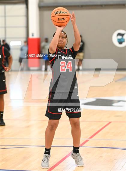 Thumbnail 3 in Etiwanda vs. Gilbert (Section 7) photogallery.