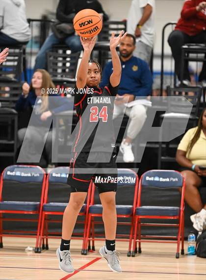 Thumbnail 2 in Etiwanda vs. Gilbert (Section 7) photogallery.