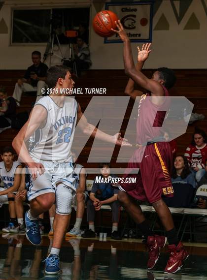 Thumbnail 2 in Edison vs. Pleasant Valley photogallery.
