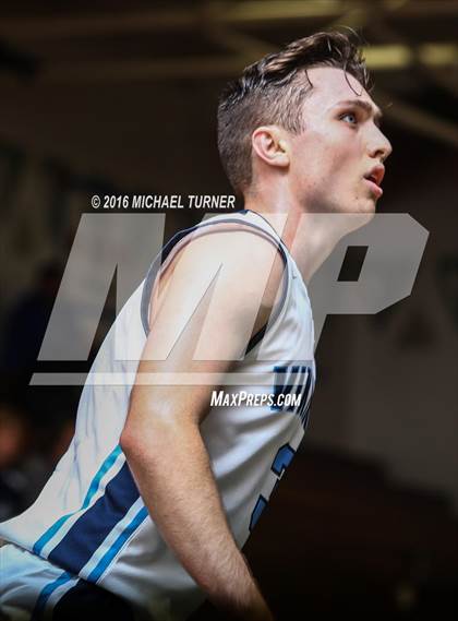 Thumbnail 2 in Edison vs. Pleasant Valley photogallery.