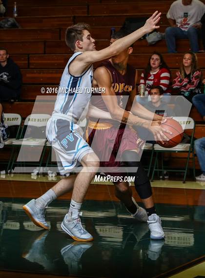 Thumbnail 3 in Edison vs. Pleasant Valley photogallery.