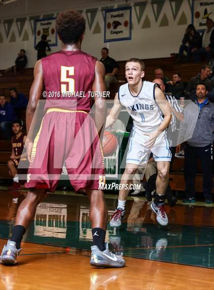 Thumbnail 2 in Edison vs. Pleasant Valley photogallery.