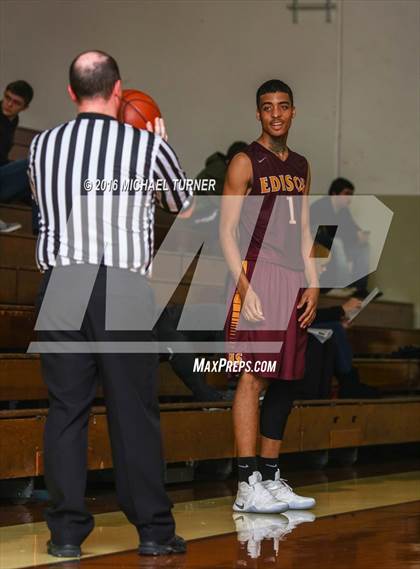 Thumbnail 3 in Edison vs. Pleasant Valley photogallery.