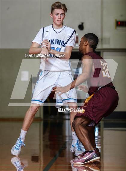 Thumbnail 2 in Edison vs. Pleasant Valley photogallery.