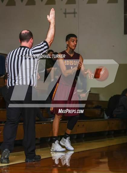 Thumbnail 1 in Edison vs. Pleasant Valley photogallery.