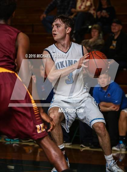 Thumbnail 2 in Edison vs. Pleasant Valley photogallery.